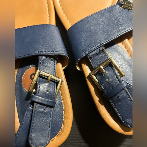 (SOLD) TOMMY HILFIGER SANDALS - Picture 4 of 6